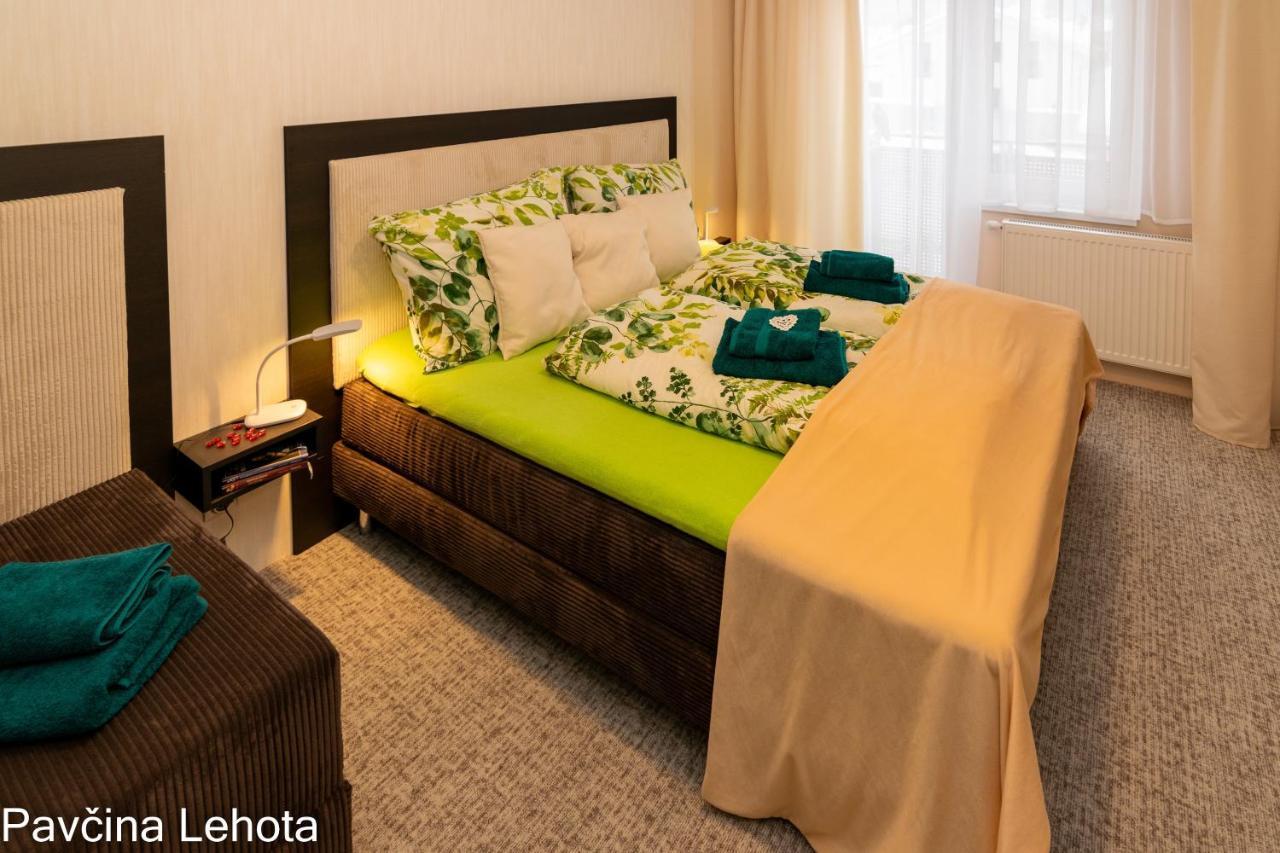 Privat Air - Pavcina Lehota Apartment ลิฟตอฟสกีมิคูลาช ภายนอก รูปภาพ